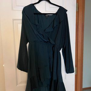 Express Short Long sleeve Satin Dress in Dark Green Size Large